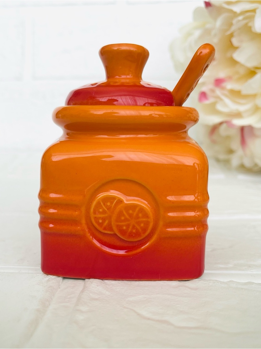 Le Creuset Stoneware Jam Jar Storage Container with Matching Spoon 15 fl ounces